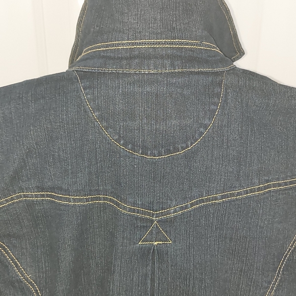 Jean Jacket - Picture 2 of 9